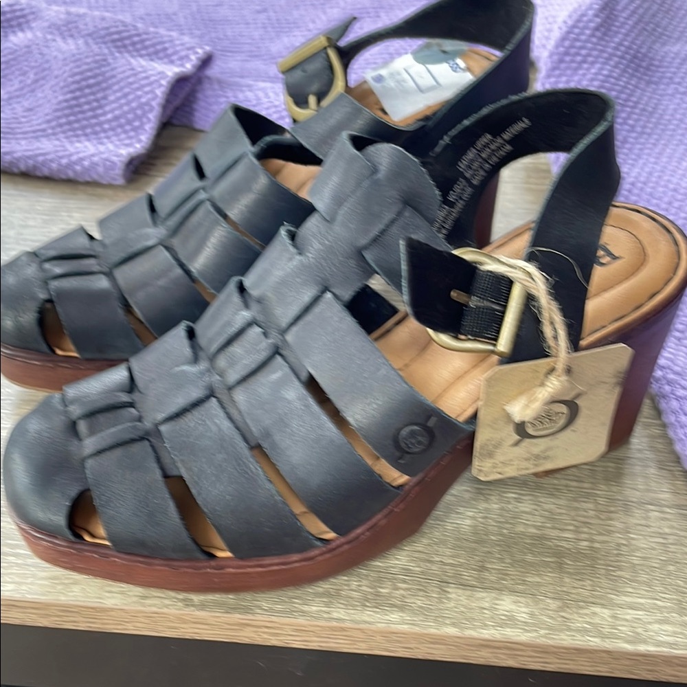 NWT Born heeled shoe!